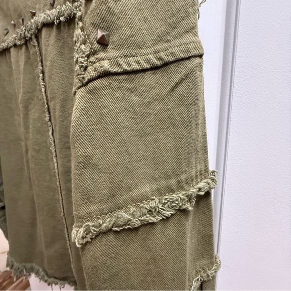 Blue B Collection Studded Distressed Jean Jacket Medium Excellent Condition - Picture 11 of 11